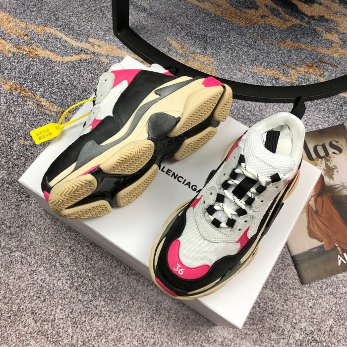 Balenciaga Mens Shoes Triple S Sneaker