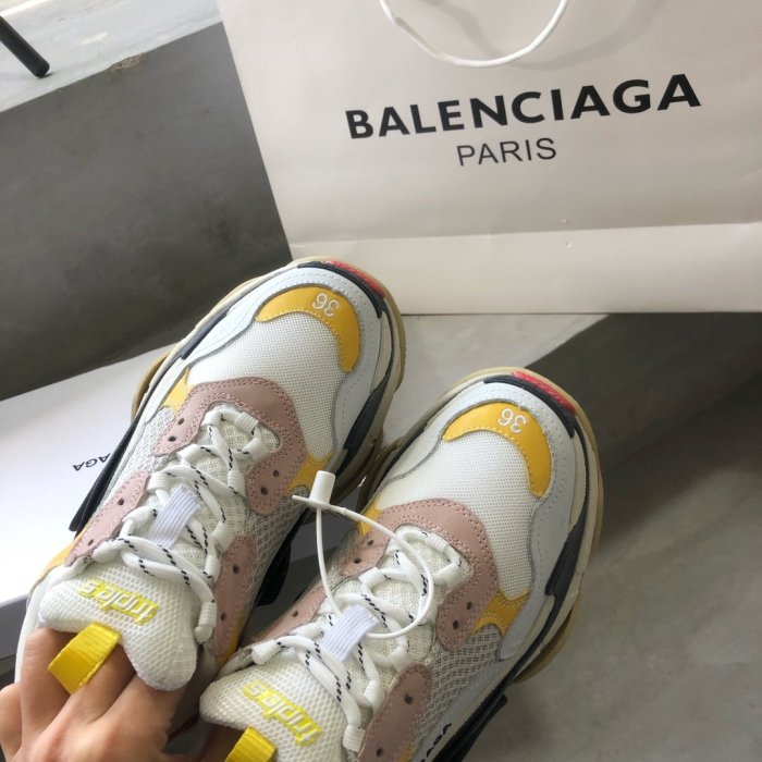 Balenciaga Mens Shoes Triple S Sneaker