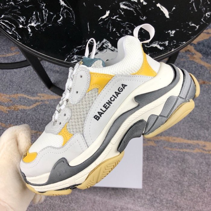 Balenciaga Mens Shoes Triple S Sneaker