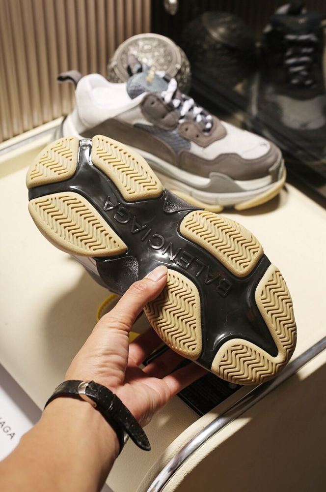 Balenciaga Womens Shoes Breathable Design Sneakers Luxury Brand Triple S Sneaker