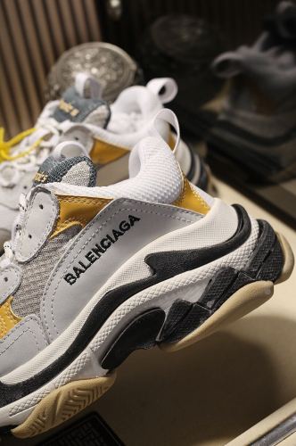 Balenciaga Womens Shoes Breathable Design Sneakers Luxury Brand Triple S Sneaker