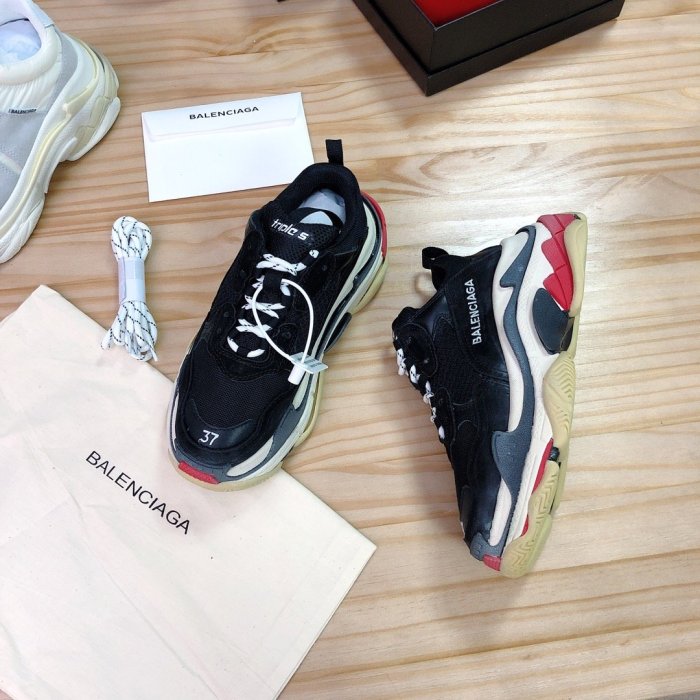 Balenciaga Mens Shoes Triple S Sneaker