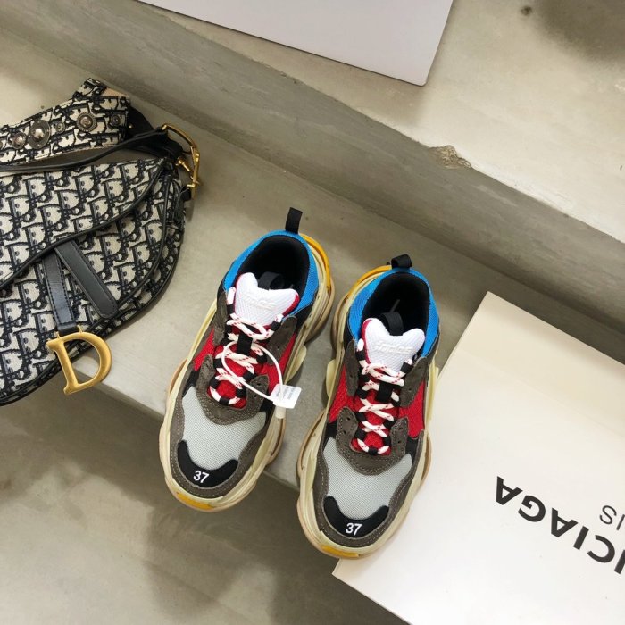 Balenciaga Mens Shoes Triple S Sneaker