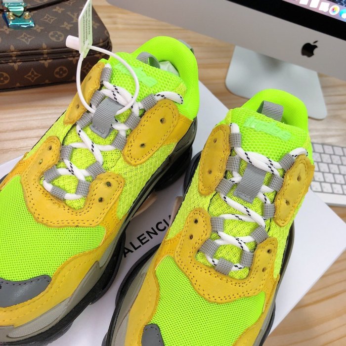 Balenciaga Mens Shoes Triple S Sneaker