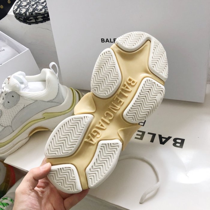 Balenciaga Mens Shoes Triple S Sneaker
