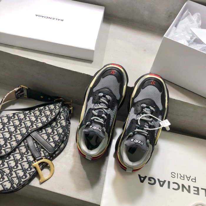 Balenciaga Mens Shoes Triple S Sneaker