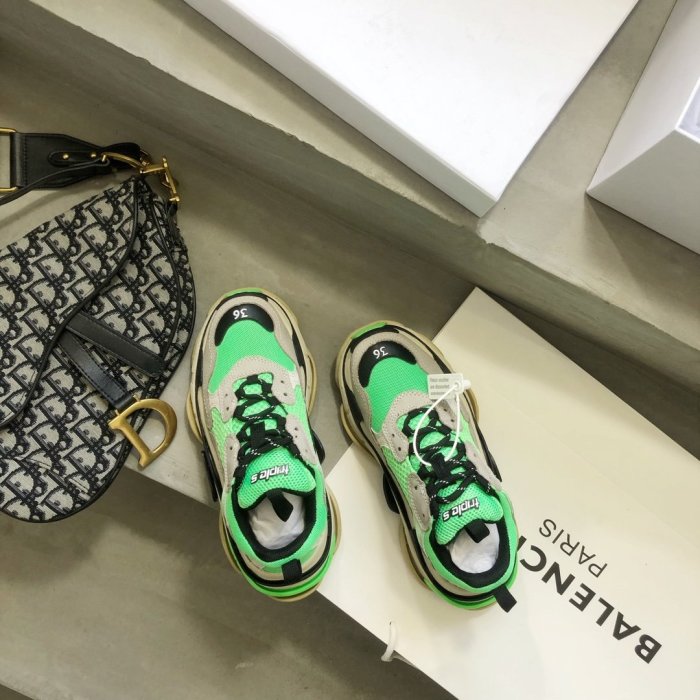 Balenciaga Mens Shoes Triple S Sneaker
