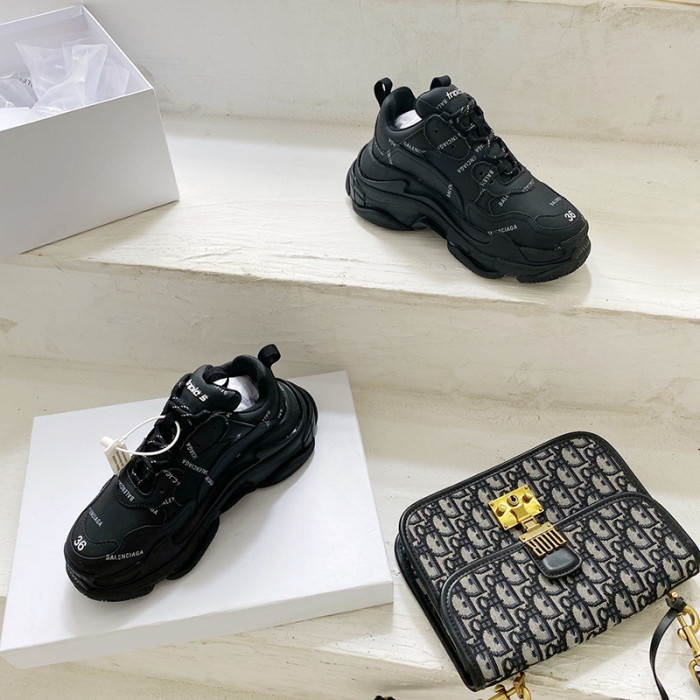 Balenciaga Mens Shoes Triple S Sneaker