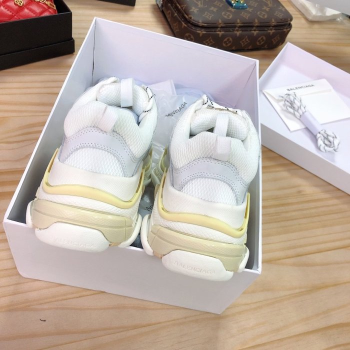 Balenciaga Mens Shoes Triple S Sneaker