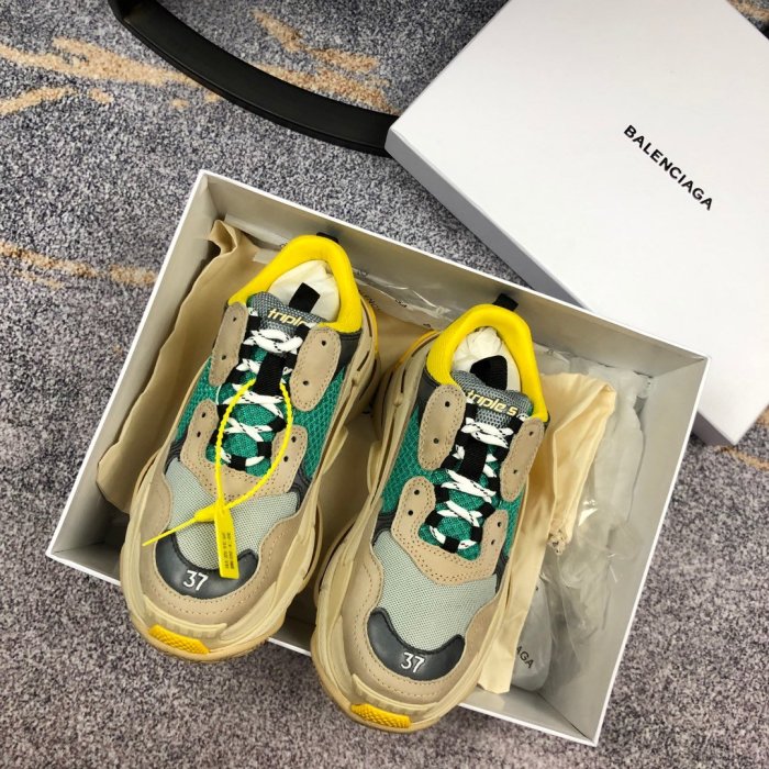 Balenciaga Mens Shoes Triple S Sneaker