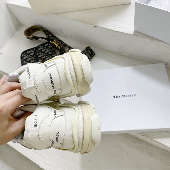 Balenciaga Mens Shoes Triple S Sneaker