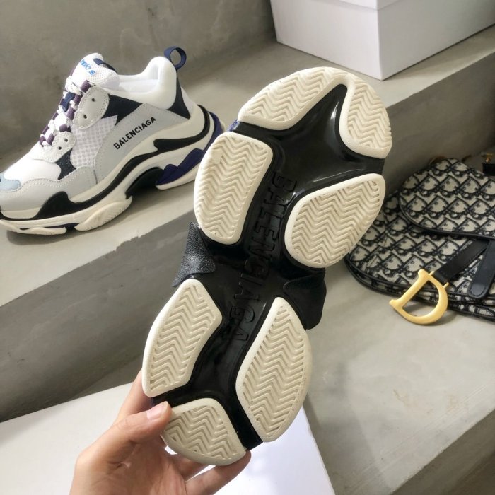 Balenciaga Mens Shoes Triple S Sneaker