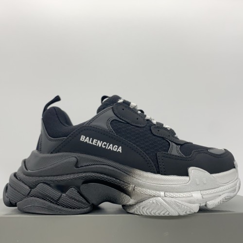 Balenciaga Triple S Sneakers Mens Shoes Sneakers Fashion Design Luxury Brand