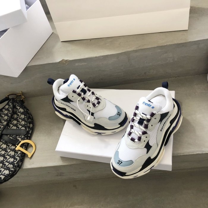Balenciaga Mens Shoes Triple S Sneaker