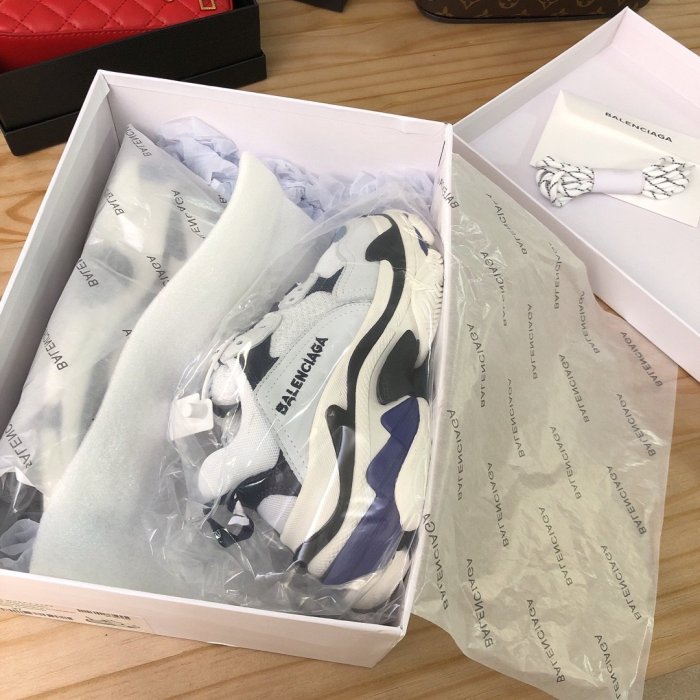 Balenciaga Mens Shoes Triple S Sneaker