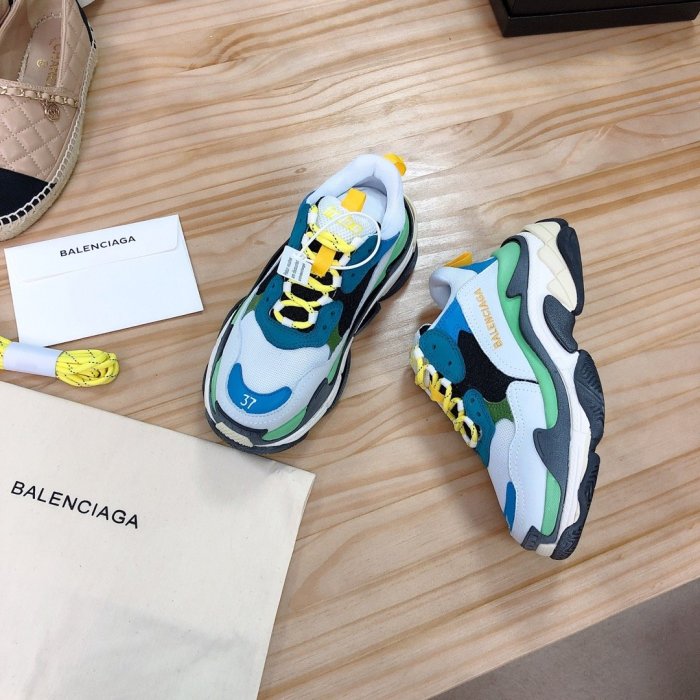Balenciaga Mens Shoes Triple S Sneaker
