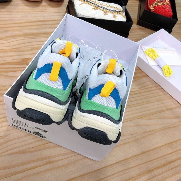 Balenciaga Mens Shoes Triple S Sneaker