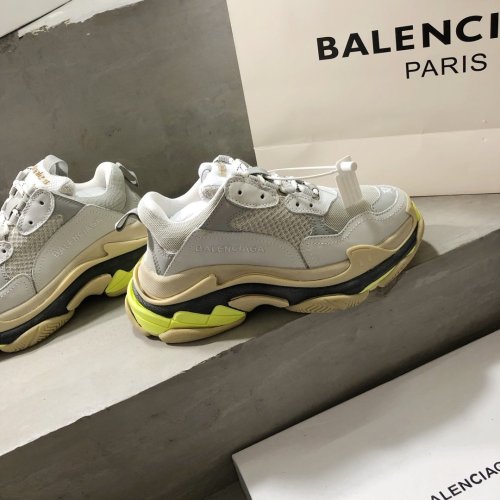 Balenciaga Mens Shoes Triple S Sneaker