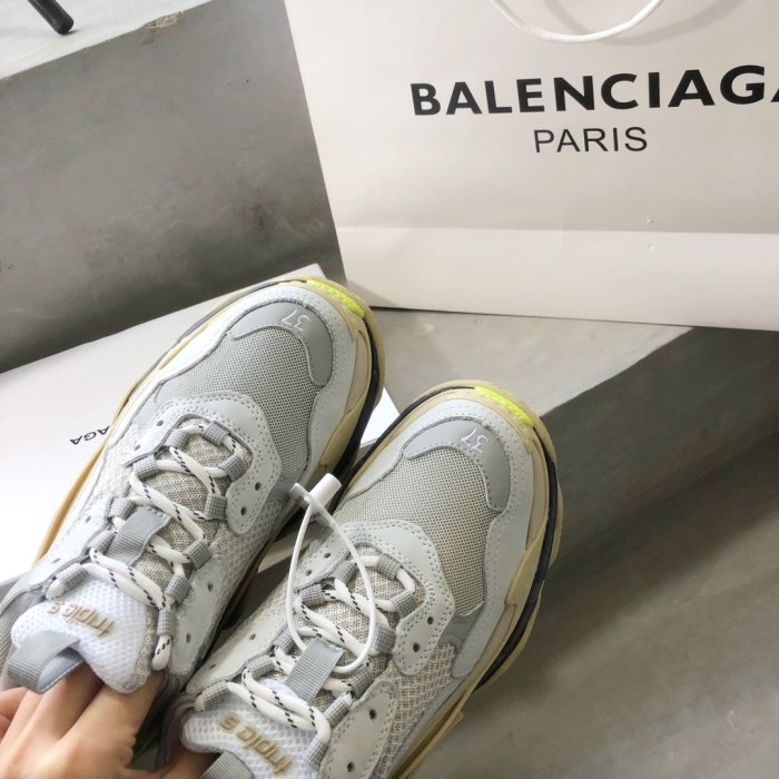 Balenciaga Mens Shoes Triple S Sneaker