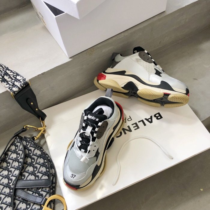 Balenciaga Mens Shoes Triple S Sneaker