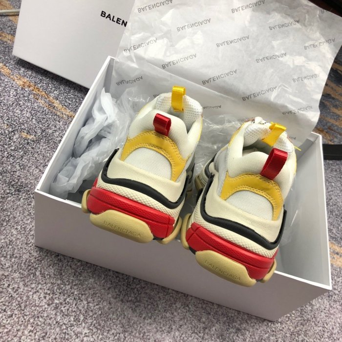 Balenciaga Mens Shoes Triple S Sneaker