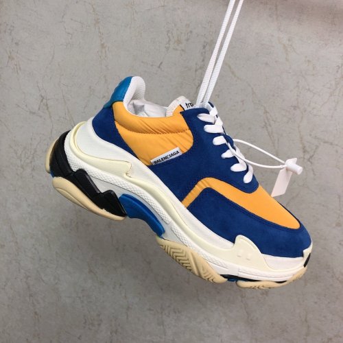 Balenciaga Mens Shoes Triple S Sneaker
