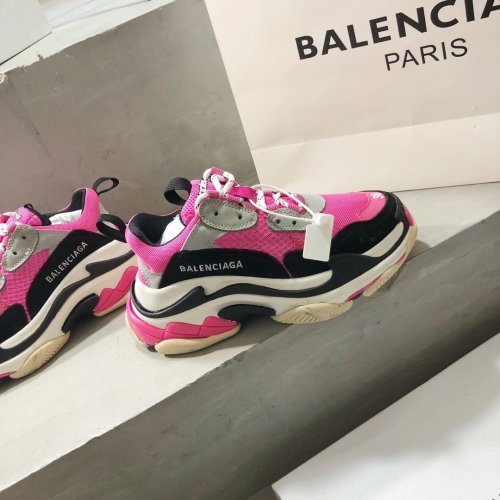 Balenciaga Mens Shoes Triple S Sneaker