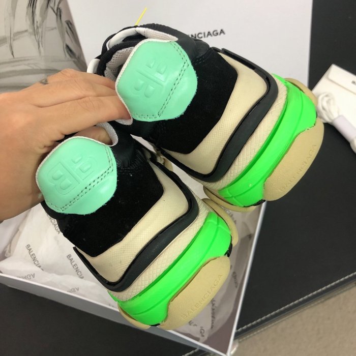 Balenciaga Womens Shoes Breathable Design Sneakers Luxury Brand Triple S Sneaker