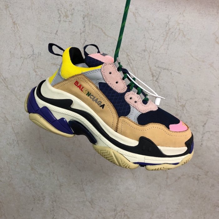 Balenciaga Mens Shoes Triple S Sneaker