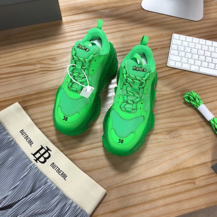 Balenciaga Mens Shoes Triple S Sneaker