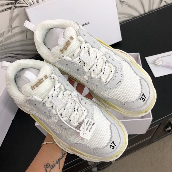 Balenciaga Mens Shoes Triple S Sneaker