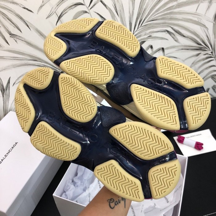 Balenciaga Mens Shoes Triple S Sneaker