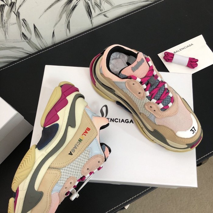 Balenciaga Mens Shoes Triple S Sneaker