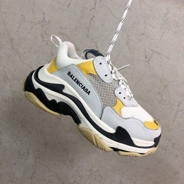 Balenciaga Mens Shoes Triple S Sneaker