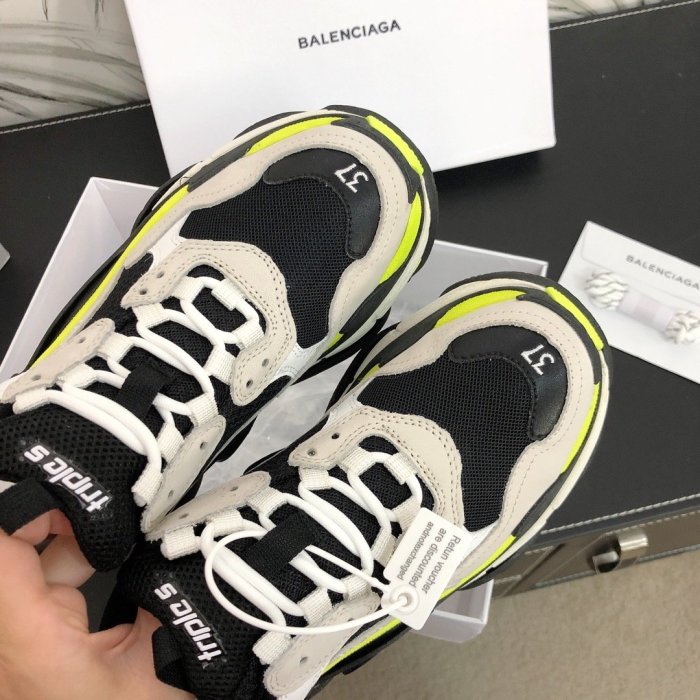 Balenciaga Mens Shoes Triple S Sneaker