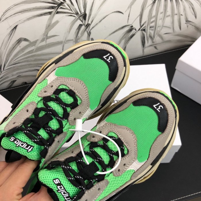 Balenciaga Mens Shoes Triple S Sneaker