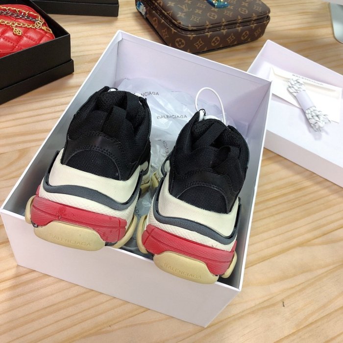 Balenciaga Womens Shoes Breathable Design Sneakers Luxury Brand Triple S Sneaker