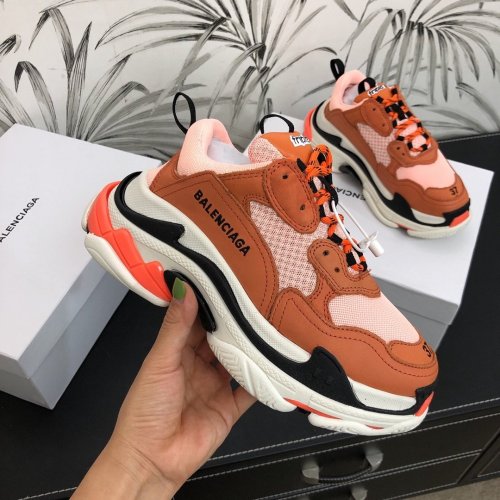 Balenciaga Mens Shoes Triple S Sneaker