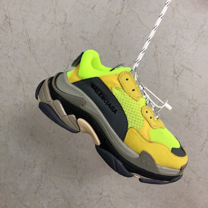 Balenciaga Mens Shoes Triple S Sneaker