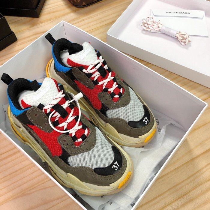 Balenciaga Womens Shoes Breathable Design Sneakers Luxury Brand Triple S Sneaker