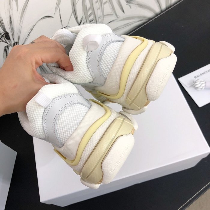 Balenciaga Mens Shoes Triple S Sneaker