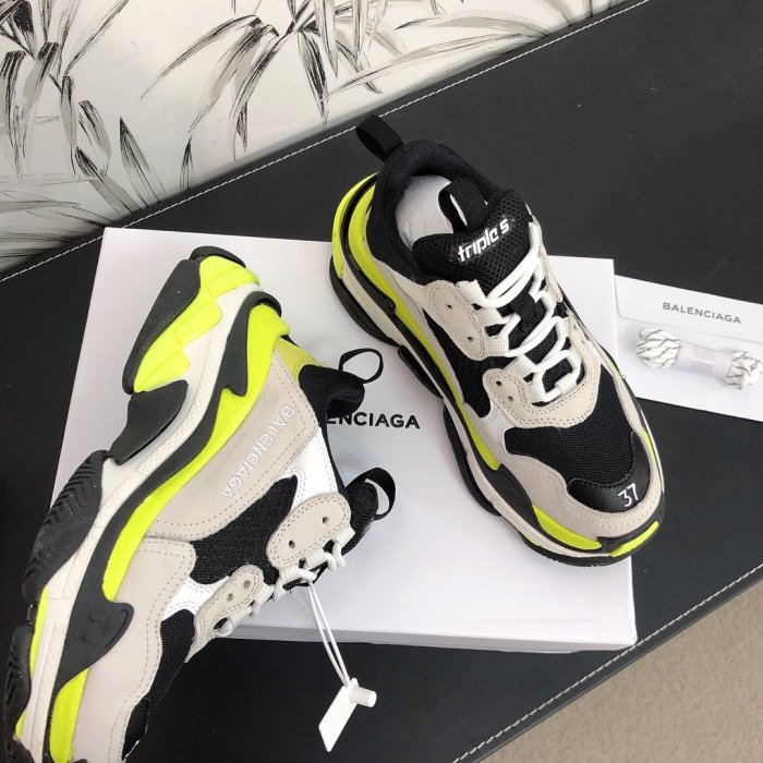 Balenciaga Mens Shoes Triple S Sneaker