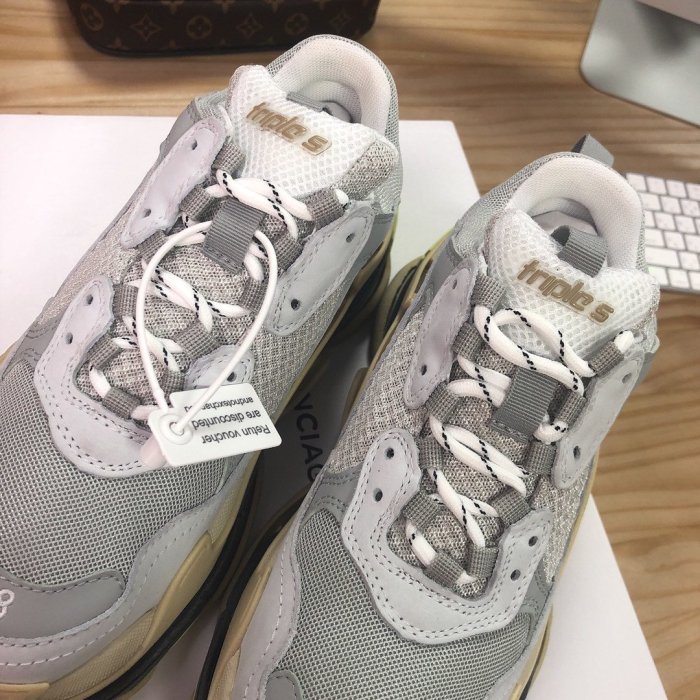 Balenciaga Womens Shoes Breathable Design Sneakers Luxury Brand Triple S Sneaker