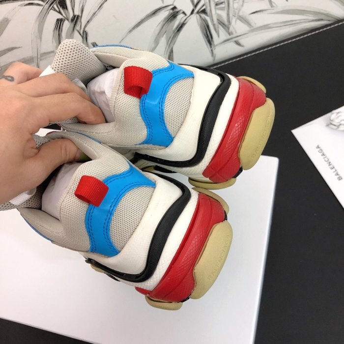 Balenciaga Mens Shoes Triple S Sneaker