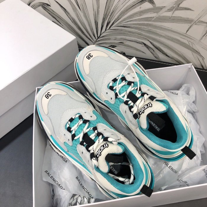 Balenciaga Mens Shoes Triple S Sneaker