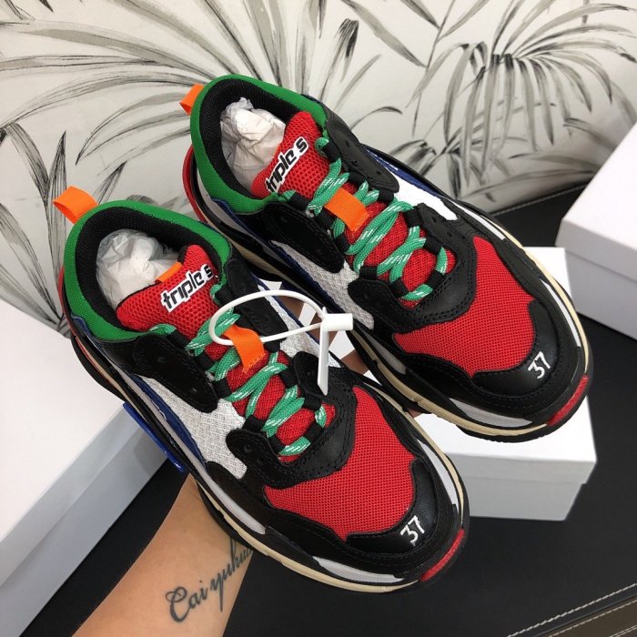 Balenciaga Mens Shoes Triple S Sneaker