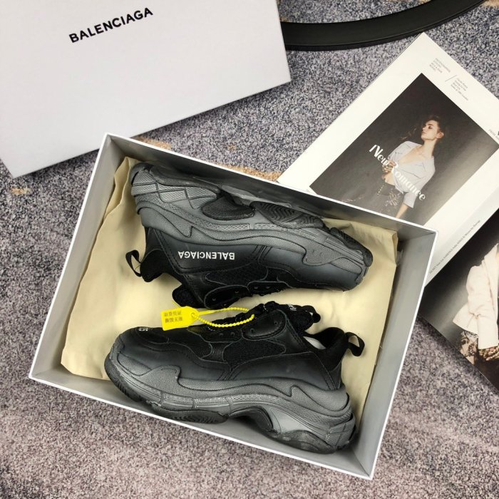 Balenciaga Womens Shoes Breathable Design Sneakers Luxury Brand Triple S Sneaker