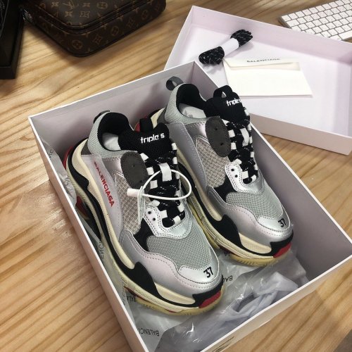 Balenciaga Womens Shoes Breathable Design Sneakers Luxury Brand Triple S Sneaker