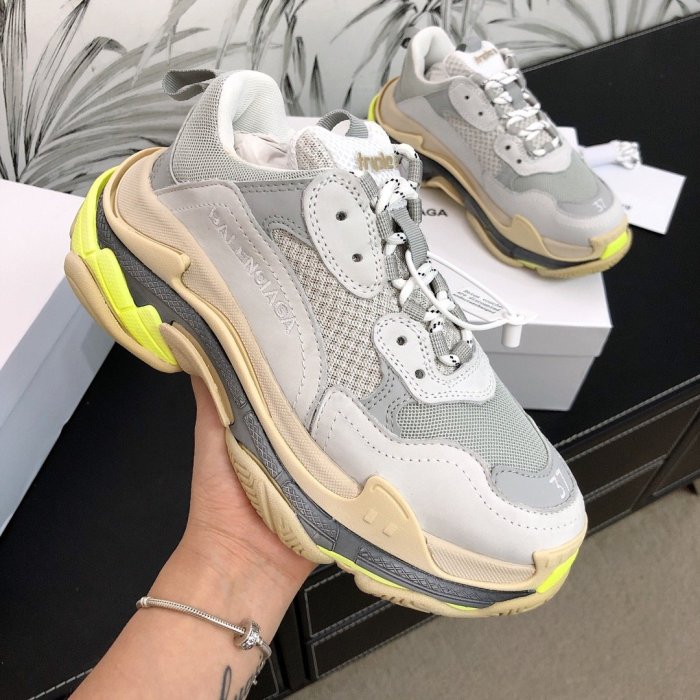 Balenciaga Mens Shoes Triple S Sneaker