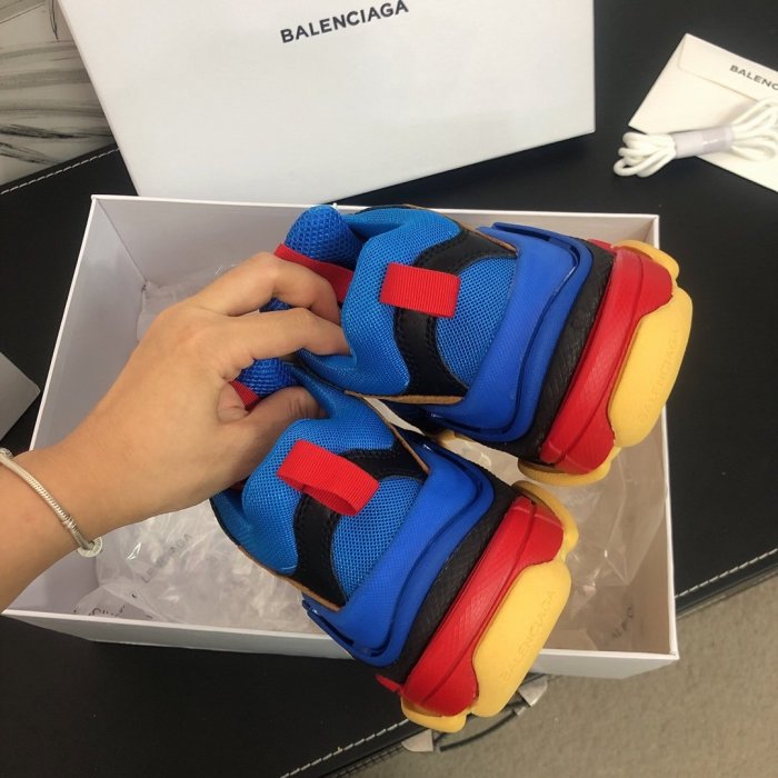 Balenciaga Mens Shoes Triple S Sneaker